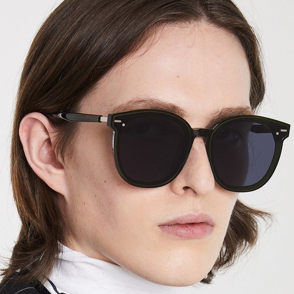 new arrival 2019 luxury classic sunglasses women brand designer mirror sunglasses men star style rays protection sun glasses, White;black
new arrival 2019 luxury classic sunglasses women brand designer mirror sunglasses men star style rays protection sun glasses, White;black