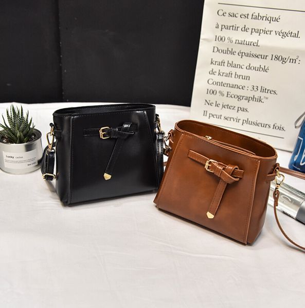 2019 brand new women's crossbody bag retro wild small square ladies shoulder bag bucket bags
2019 brand new women's crossbody bag retro wild small square ladies shoulder bag bucket bags