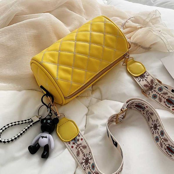 western style small bag women's 2020 new korean-style all-match messenger bag wide shoulder strap rhombus fashion cylinder
western style small bag women's 2020 new korean-style all-match messenger bag wide shoulder strap rhombus fashion cylinder