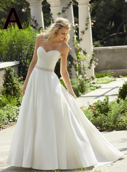 custom-made long tail bride's wedding dress with white front short back and long breast-wipe bride's diamond-inlaid wedding dress
custom-made long tail bride's wedding dress with white front short back and long breast-wipe bride's diamond-inlaid wedding dress