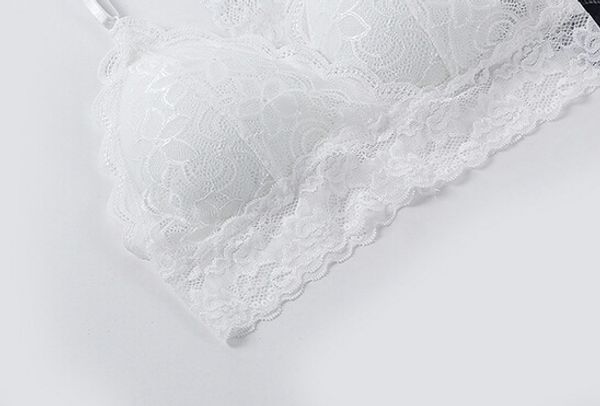 no trace bare back and strap sports bra, beautiful back wrap, anti-walking sports vest, women with chest pad, White 
no trace bare back and strap sports bra, beautiful back wrap, anti-walking sports vest, women with chest pad, White