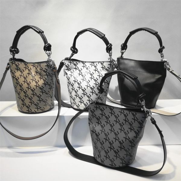 bucket bag tote women shoulder crossbody bag genuine leather letter printer designer tote trendy drop shipping high quality
bucket bag tote women shoulder crossbody bag genuine leather letter printer designer tote trendy drop shipping high quality