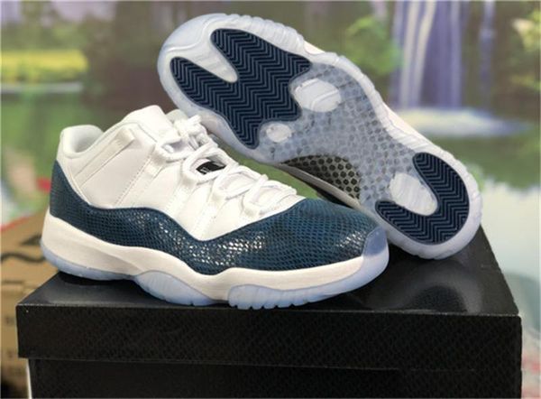 2020 release 11 low navy blue snakeskin men basketball shoes white black real carbon fiber cd6846 -102 authentic shoes sneakers with box
2020 release 11 low navy blue snakeskin men basketball shoes white black real carbon fiber cd6846 -102 authentic shoes sneakers with box