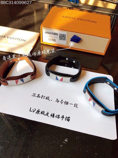 luxury designer hand bracelet made of calf leather damier canvas leather bracelet 2019 new carving logo fashion bracelet, Black
luxury designer hand bracelet made of calf leather damier canvas leather bracelet 2019 new carving logo fashion bracelet, Black