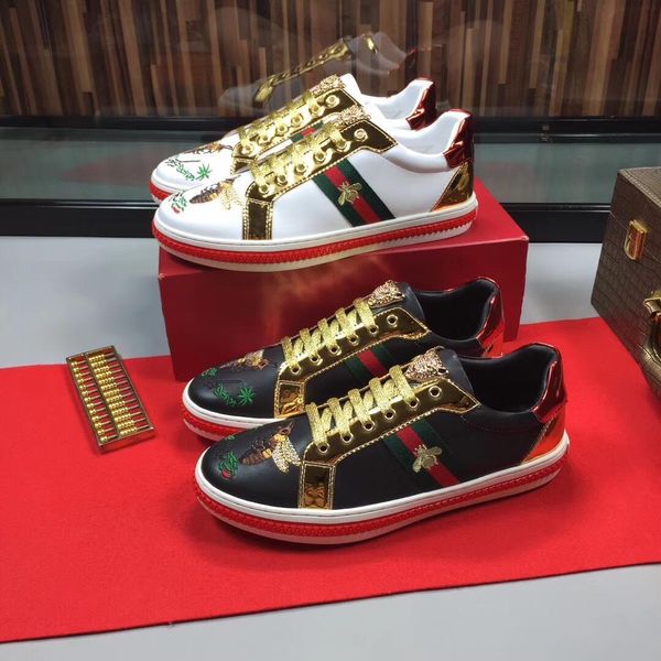 2020 new little bee fashion inertia solid grey men s western casual shoes sneakers gold luxury sneakers retro flat shoe size40-45, Black;red
2020 new little bee fashion inertia solid grey men s western casual shoes sneakers gold luxury sneakers retro flat shoe size40-45, Black;red