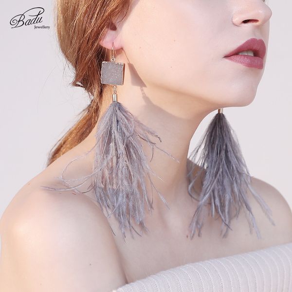 Badu Dangle Earring for Women Long Ostrich Feather Earrings Geometric Triangle Drop Bohemian Fashion Holiday Jewelry
Badu Dangle Earring for Women Long Ostrich Feather Earrings Geometric Triangle Drop Bohemian Fashion Holiday Jewelry