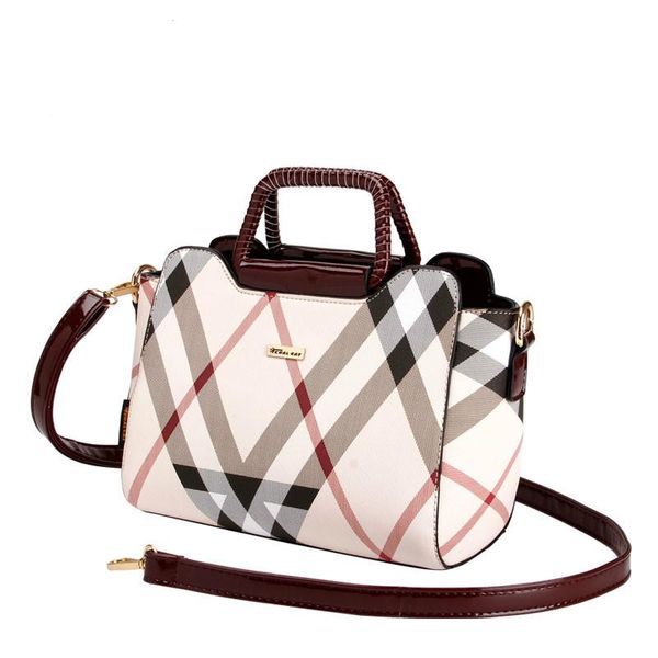 pvc fabric horizontal square pillow bag women portable messenger bag printing wine red commuter simple mother shopping bag 
pvc fabric horizontal square pillow bag women portable messenger bag printing wine red commuter simple mother shopping bag