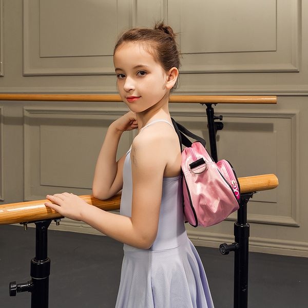 sansha girls 7l small pu ballet dance bag with shoulder straps gym sports bag 325mm*114mm*193mm kbag4
sansha girls 7l small pu ballet dance bag with shoulder straps gym sports bag 325mm*114mm*193mm kbag4