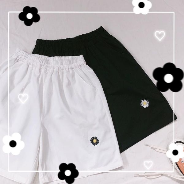 black & white 2020 summer new small fresh shorts loose daisy embroidery shorts harajuku short sleeve casual wild korean, White;black
black & white 2020 summer new small fresh shorts loose daisy embroidery shorts harajuku short sleeve casual wild korean, White;black