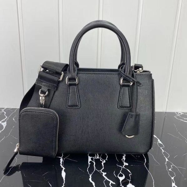 2020 new arrival brand women's bag fashion designer shoulder bag genuine leather with webbing straps and mini purse
2020 new arrival brand women's bag fashion designer shoulder bag genuine leather with webbing straps and mini purse