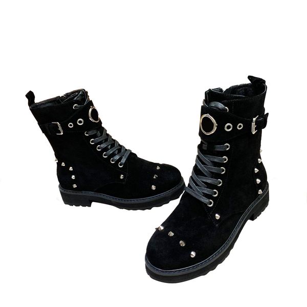 new net red same paragraph wild fashionable women 8-inch black boots size 35-40 factory direct original packaging
new net red same paragraph wild fashionable women 8-inch black boots size 35-40 factory direct original packaging