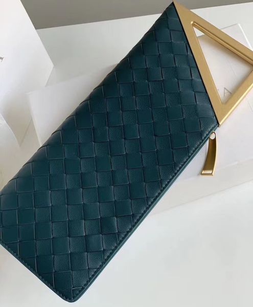 excellent quality wholesale luxury european design italy original genuine soft leather gold oblong crochet long pouch woman wallet purse, Red;black
excellent quality wholesale luxury european design italy original genuine soft leather gold oblong crochet long pouch woman wallet purse, Red;black