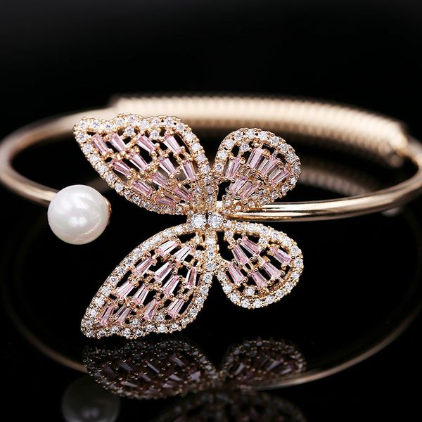 high-quality hollow and sparkling zircon-inlaid bracelet pearl butterfly open bracelet deluxe jewelry for women's weddings, Golden;silver
high-quality hollow and sparkling zircon-inlaid bracelet pearl butterfly open bracelet deluxe jewelry for women's weddings, Golden;silver