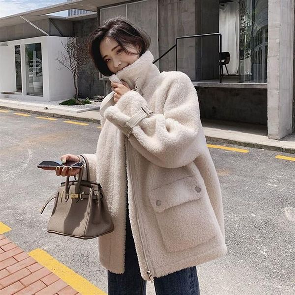 2019 new winter women real lamb fur sheepskin coat female thicken warm wool fur jacket ladies casual sheep shearing overcoat n23, Black
2019 new winter women real lamb fur sheepskin coat female thicken warm wool fur jacket ladies casual sheep shearing overcoat n23, Black