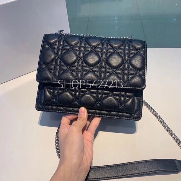 high-end luxury one-shoulder slung wandering handbags designer brand trend handbags
high-end luxury one-shoulder slung wandering handbags designer brand trend handbags