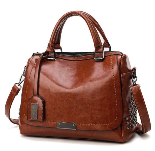 european and american fashion 2020 new retro ladies handbag soft oil leather rivet bag casual slung single shoulder ladies bag
european and american fashion 2020 new retro ladies handbag soft oil leather rivet bag casual slung single shoulder ladies bag