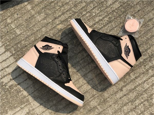 2019 originals 1 high og crimson tint 1s men women basketball shoes authentic sports sneakers with box 555088-081, White;red
2019 originals 1 high og crimson tint 1s men women basketball shoes authentic sports sneakers with box 555088-081, White;red