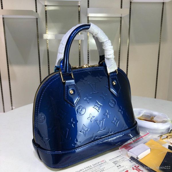 vintage bamboo handle women handbags alligator shoulder bags pu leatheras 
vintage bamboo handle women handbags alligator shoulder bags pu leatheras