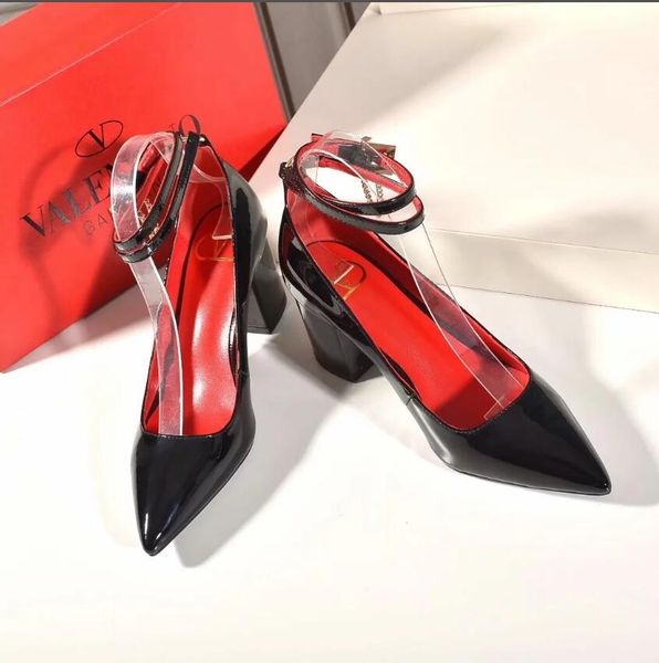 wholesale fashion luxury designer women's high heels 8cm bare black leather pointed shoes with sole dress shoes 
wholesale fashion luxury designer women's high heels 8cm bare black leather pointed shoes with sole dress shoes