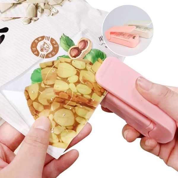 portable heat sealer plastic package storage bag mini sealing machine handy sticker and seals for food snack kitchen accessories
portable heat sealer plastic package storage bag mini sealing machine handy sticker and seals for food snack kitchen accessories
