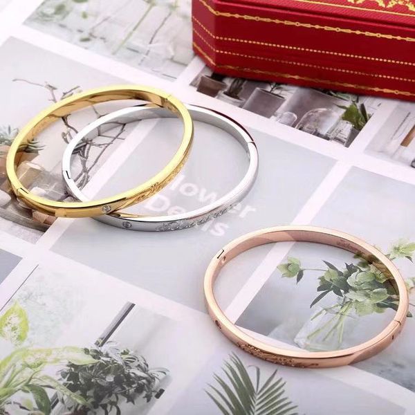 2020 luxury designer jewelry women bracelets carving letters brand love bracelet silver rose gold bracelet jewelry
2020 luxury designer jewelry women bracelets carving letters brand love bracelet silver rose gold bracelet jewelry