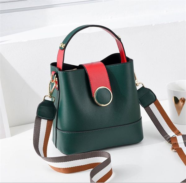 women bag 2020 fashion casual designer new ladies handbag wild wide shoulder strap fashion girl shoulder messenger bucket bag ing
women bag 2020 fashion casual designer new ladies handbag wild wide shoulder strap fashion girl shoulder messenger bucket bag ing