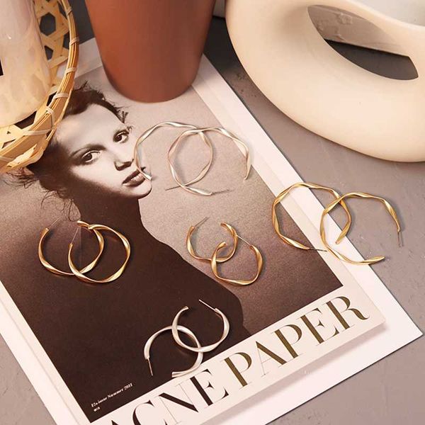 simple small big circle hoop earrings for women modern creole gold silver color warp round metal for women earrings jewelry, Golden;silver
simple small big circle hoop earrings for women modern creole gold silver color warp round metal for women earrings jewelry, Golden;silver