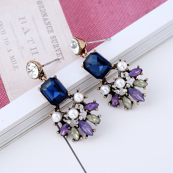 personality exaggerated earrings burst into fashion in europe and the united states zinc alloy diamond-inlaid crystal earrings jewelry, Golden
personality exaggerated earrings burst into fashion in europe and the united states zinc alloy diamond-inlaid crystal earrings jewelry, Golden