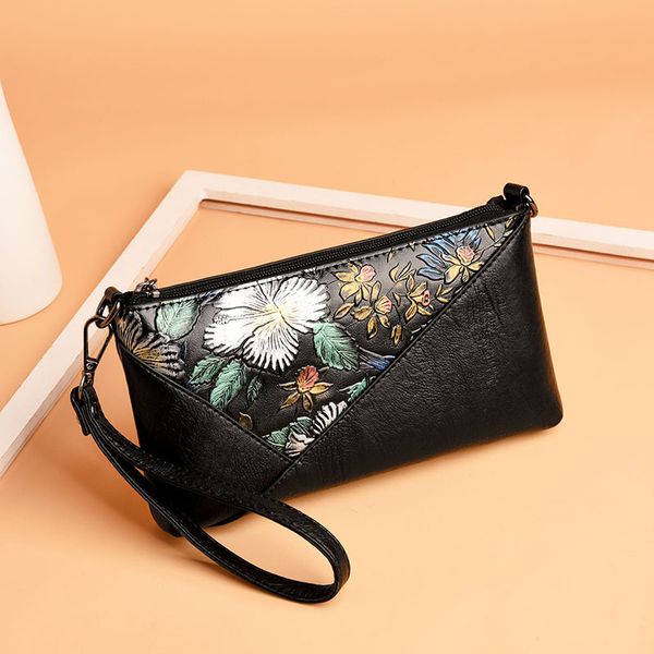women's printed handbag 2020 fashion new middle-aged mother bag flower elegant messenger bag
women's printed handbag 2020 fashion new middle-aged mother bag flower elegant messenger bag