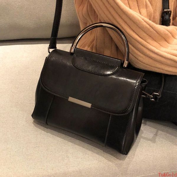 korean style leather oil wax cow leather fashionable all-around one shoulder slant cross handbags women bags
korean style leather oil wax cow leather fashionable all-around one shoulder slant cross handbags women bags