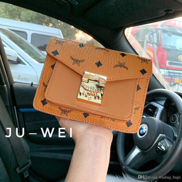 deluxe postal bag designer fashion famous lady single shoulder bag girl deluxe slant handbag italian version r
deluxe postal bag designer fashion famous lady single shoulder bag girl deluxe slant handbag italian version r