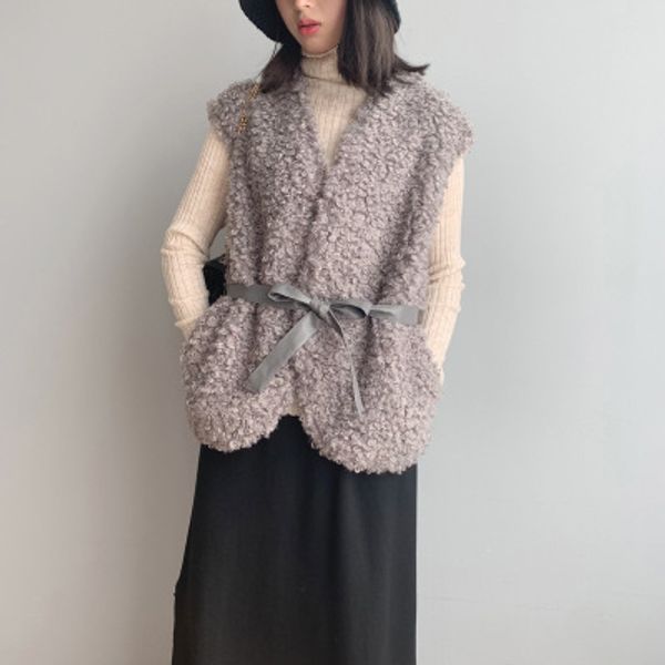 2019 autumn new korean lamb wool vest waistcoat short waistcoat women elagant fashion chic easy-matching slim plush sash weskit, Black;white
2019 autumn new korean lamb wool vest waistcoat short waistcoat women elagant fashion chic easy-matching slim plush sash weskit, Black;white
