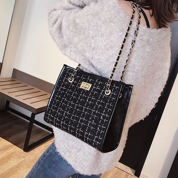 winter fashion new ladies big tote bag quality woolen women's designer handbag lock chain shoulder messenger bags large capacity/4
winter fashion new ladies big tote bag quality woolen women's designer handbag lock chain shoulder messenger bags large capacity/4