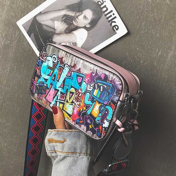 2020 new korean style women wide shoulder strap crossbody bags fashion graffiti printed messenger double zipper spring summer
2020 new korean style women wide shoulder strap crossbody bags fashion graffiti printed messenger double zipper spring summer
