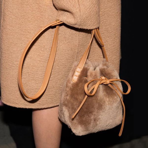 2019 fashion casual women velvet bucket shoulder bag vintage retro chic crossbody bags sac a main blue brown pink
2019 fashion casual women velvet bucket shoulder bag vintage retro chic crossbody bags sac a main blue brown pink