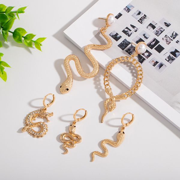 1pair vintage long hollow snake earrings for women jewelry european womens rhinestone dragon stud earings girl gift e302, Golden;silver
1pair vintage long hollow snake earrings for women jewelry european womens rhinestone dragon stud earings girl gift e302, Golden;silver