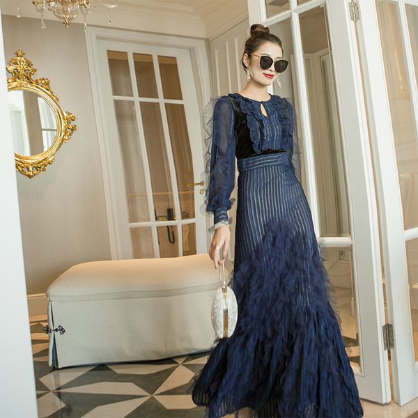 spring / summer 2020 striped chiffon slim dress with long sleeves and ruffles, White;black
spring / summer 2020 striped chiffon slim dress with long sleeves and ruffles, White;black
