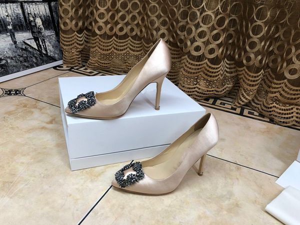 Gold Lock Pointy Stiletto Сексуальная Мода Высокие Каблуки Дизайнерская Обувь Женщины Роско
Gold Lock Pointy Stiletto Сексуальная Мода Высокие Каблуки Дизайнерская Обувь Женщины Роско