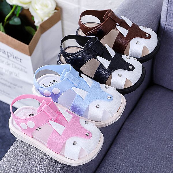 new summer boys'and girls' baby shoes of 2020 waterproof and slip-proof soft-soled walking shoes with covered heads and sandals, Black;red
new summer boys'and girls' baby shoes of 2020 waterproof and slip-proof soft-soled walking shoes with covered heads and sandals, Black;red