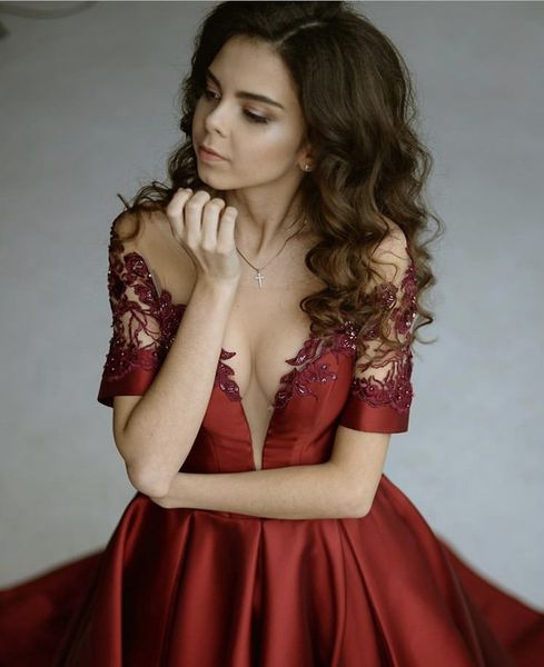 ball gown burgundy prom dresses 2020 lace appliques boat neck long evening dress party gowns sheer neck back short sleeve vestidos de fiesta, Black
ball gown burgundy prom dresses 2020 lace appliques boat neck long evening dress party gowns sheer neck back short sleeve vestidos de fiesta, Black