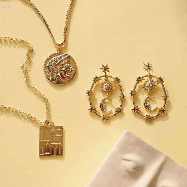 aomu 2020 chic metal portrait face pendant necklace for women charm jewelry geometric rectangle star moon face necklace, Silver
aomu 2020 chic metal portrait face pendant necklace for women charm jewelry geometric rectangle star moon face necklace, Silver