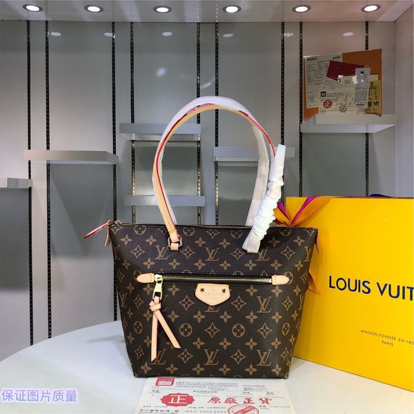 Totes 0152, сумка европейского и американского классического модного стиля, лучший выбор для мужчин и женщин, без груза
Totes 0152, сумка европейского и американского классического модного стиля, лучший выбор для мужчин и женщин, без груза