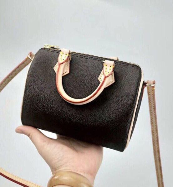 2019 wholesale new canvas genuine leather lady messenger bag phone purse fashion satchel nano pillow shoulder bag handbag
2019 wholesale new canvas genuine leather lady messenger bag phone purse fashion satchel nano pillow shoulder bag handbag