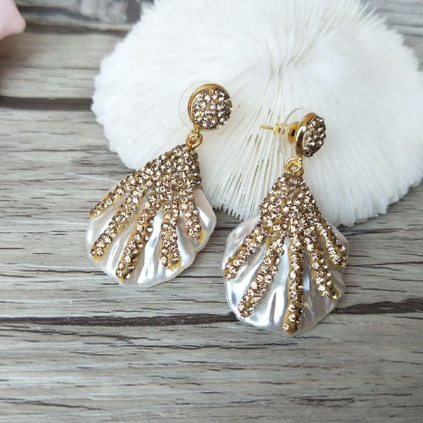1 pair sea shell earrings paved golden crystal rhinestone beads beach conch dangle earring handmade jewelry for women er240, Silver
1 pair sea shell earrings paved golden crystal rhinestone beads beach conch dangle earring handmade jewelry for women er240, Silver
