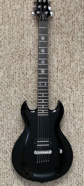 custom shop wash scott ian signature si 75 occasion black sg electric guitar double cutaway, 1 bridge pickup, pentastar inlay, grover tuners
custom shop wash scott ian signature si 75 occasion black sg electric guitar double cutaway, 1 bridge pickup, pentastar inlay, grover tuners