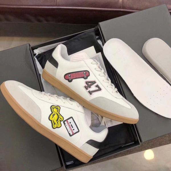 luxury b01 sneaker men casual shoes women flat shoes designer women graffiti b01 sneaker white suede low lace-up rubber sole, Black
luxury b01 sneaker men casual shoes women flat shoes designer women graffiti b01 sneaker white suede low lace-up rubber sole, Black