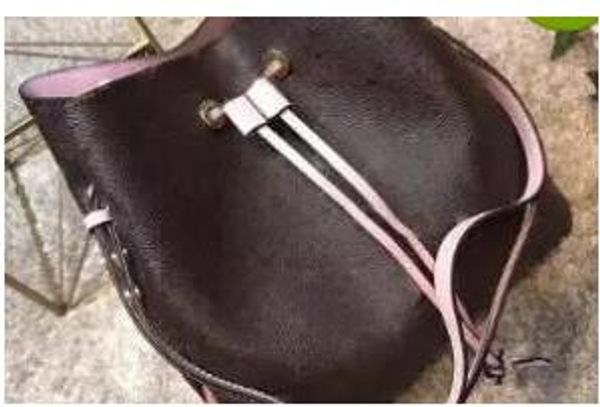 2020 new leather famous shoulder bag tote designer handbags shopping bag purse luxury messenger bag shoulder bags
2020 new leather famous shoulder bag tote designer handbags shopping bag purse luxury messenger bag shoulder bags