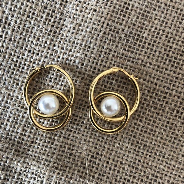 2018 two layer round circle pearl inlay helix gold hoop earring white & champagne peal two colors kolczyki kupe joyas jewellery, Golden;silver
2018 two layer round circle pearl inlay helix gold hoop earring white & champagne peal two colors kolczyki kupe joyas jewellery, Golden;silver