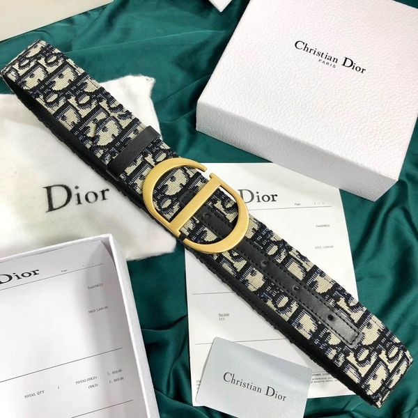 Крокодил Жилы Конструктор Ремни Роскошный пояс для Man Fashion Brand MontB-шестиугольник иглы пряжкой высоко качества с коробкой и сумка
Крокодил Жилы Конструктор Ремни Роскошный пояс для Man Fashion Brand MontB-шестиугольник иглы пряжкой высоко качества с коробкой и сумка