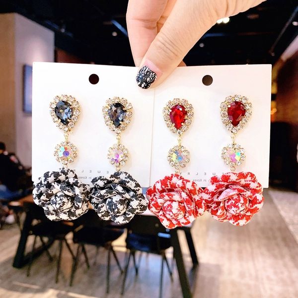 hest selling korean retro flower pendant earrings fashion crystal long earrings elegant for women rhinestone jewelry, Silver
hest selling korean retro flower pendant earrings fashion crystal long earrings elegant for women rhinestone jewelry, Silver